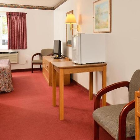 Americas Best Value Inn & Suites Clear Lake Exterior photo